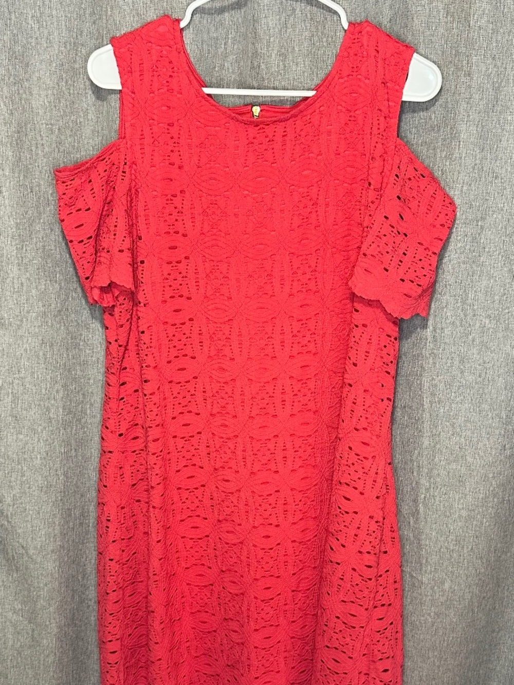 RN Studio by Ronni Nicole Coral Red Lace Cold Shoulder Shift Dress Size 16